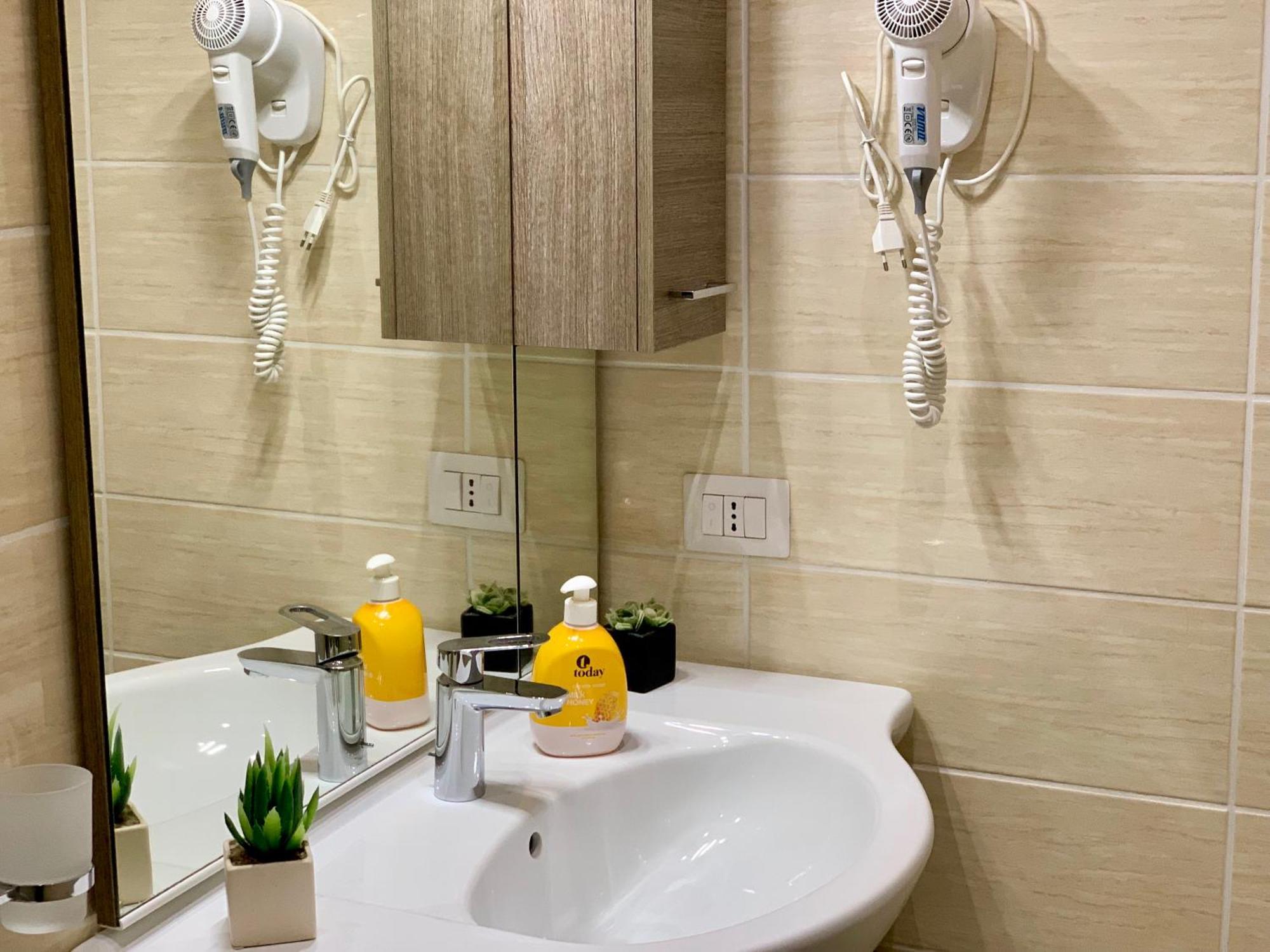 Largo Cannizzaro Apartments Mazzeo Luaran gambar